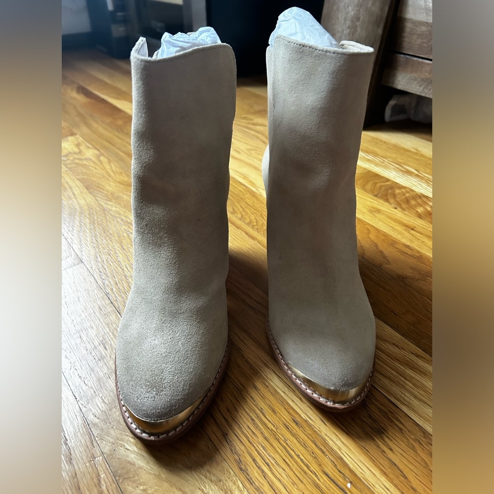 Ella Moss Victoria 2 Suede Sand Bootie